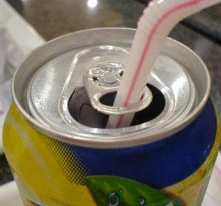 9 - o lacre das latas de bebidas.jpg